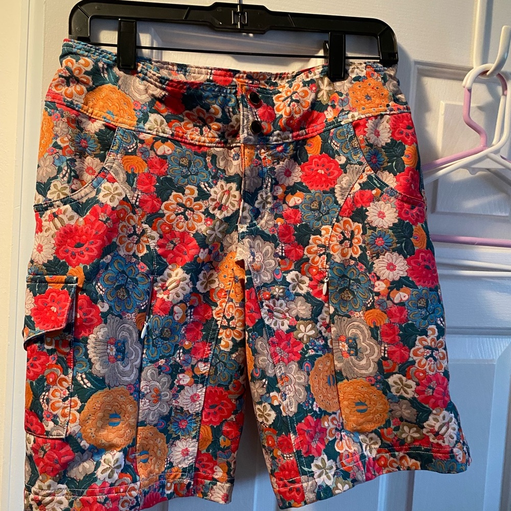 Shredly women’s mountain biking shorts